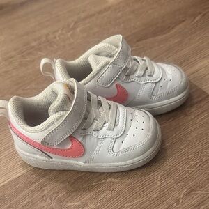 Nike Toddler Court Borough 2 Low Top Sneaker